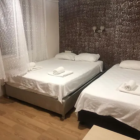 Toros Hotel *